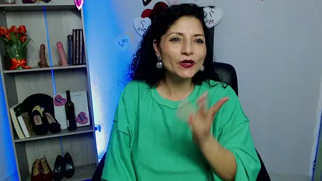 Snapshot of arianna_ros3 chatting on February 21, 9:32 pm arianna ros3 online show from February 21, 9:32 pm