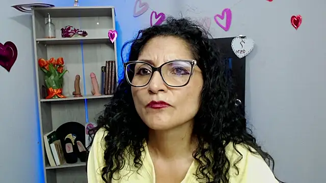 Snapshot of arianna_ros3 chatting on February 22, 12:38 am arianna ros3 online show from February 22, 12:38 am