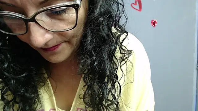 Snapshot of arianna_ros3 chatting on March 2, 9:32 pm arianna ros3 online show from March 2, 9:32 pm