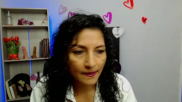 Snapshot of arianna_ros3 chatting on March 3, 3:20 pm arianna ros3 online show from March 3, 3:20 pm