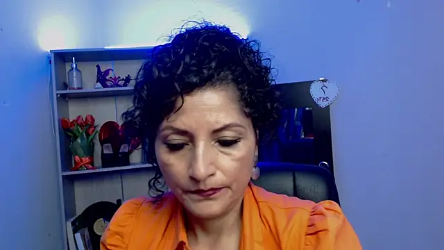 Snapshot of arianna_ros3 chatting on March 14, 5:02 pm arianna ros3 online show from March 14, 5:02 pm