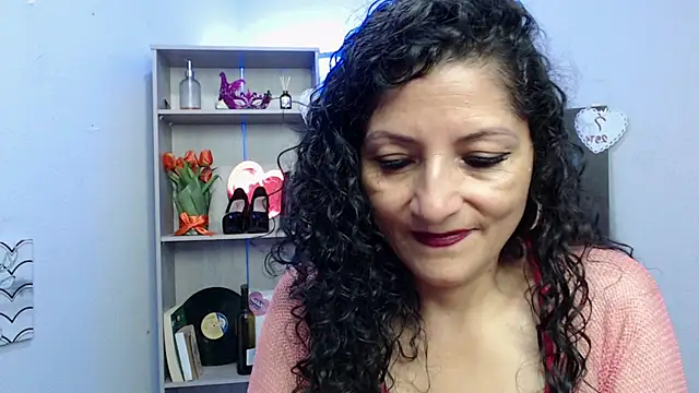 Snapshot of arianna_ros3 chatting on March 16, 3:17 pm arianna ros3 online show from March 16, 3:17 pm