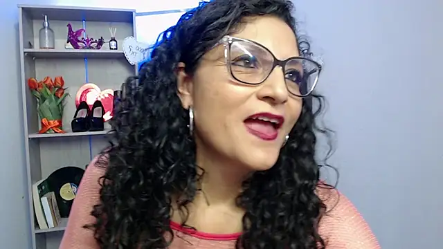 Snapshot of arianna_ros3 chatting on March 16, 6:23 pm arianna ros3 online show from March 16, 6:23 pm