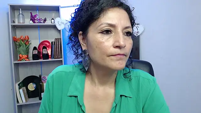 Snapshot of arianna_ros3 chatting on March 17, 4:54 pm arianna ros3 online show from March 17, 4:54 pm