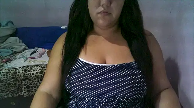 Paolaa hoot online show from December 31, 6:27 am