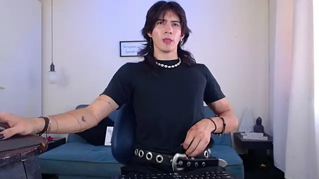 Snapshot of andreey50 chatting on December 20, 8:12 pm andreey50 online show from December 20, 8:12 pm