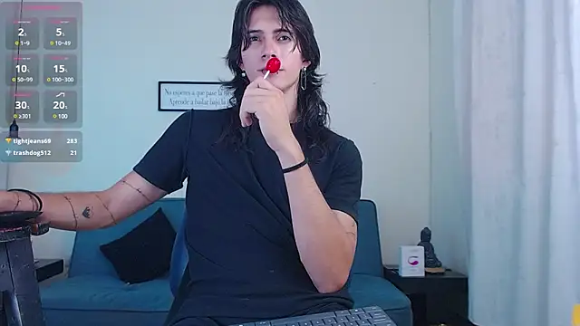 Snapshot of andreey50 chatting on March 10, 10:45 pm andreey50 online show from March 10, 10:45 pm