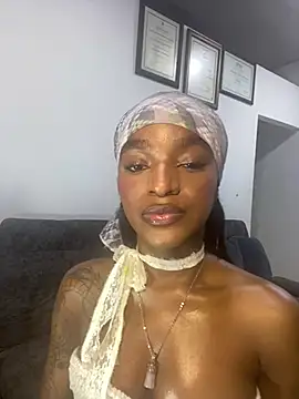 Snapshot of Zizi-campbel chatting on March 8, 10:00 am Zizi-campbel online show from March 8, 10:00 am