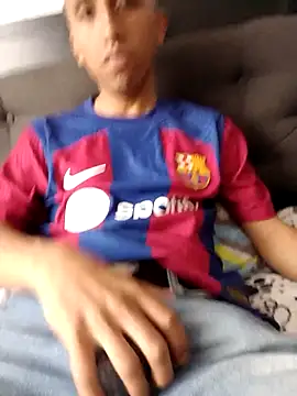 Snapshot of Alex-col chatting on December 20, 8:45 pm Alex-col online show from December 20, 8:45 pm