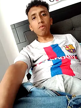 Snapshot of Alex-col chatting on December 27, 9:00 pm Alex-col online show from December 27, 9:00 pm