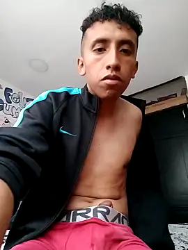 Snapshot of Alex-col chatting on December 29, 10:25 pm Alex-col online show from December 29, 10:25 pm