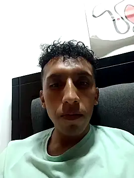 Snapshot of Alex-col chatting on January 15, 11:40 pm Alex-col online show from January 15, 11:40 pm