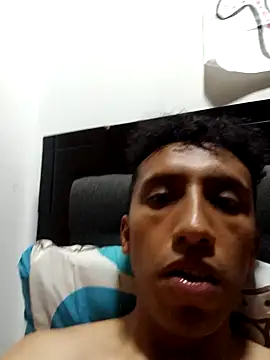 Snapshot of Alex-col chatting on January 21, 12:15 am Alex-col online show from January 21, 12:15 am