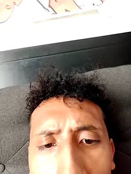 Snapshot of Alex-col chatting on February 5, 6:04 pm Alex-col online show from February 5, 6:04 pm