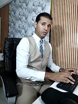 Hideintheoffice online show from March 18, 12:30 pm