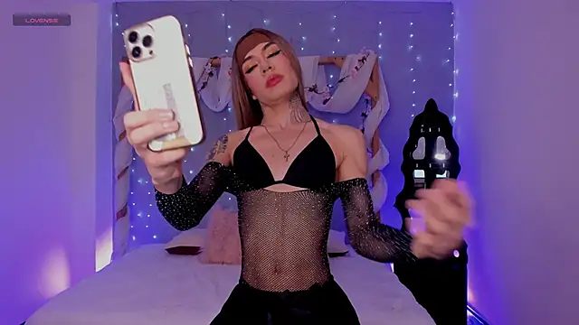 Camillesanto online show from February 21, 9:43 pm