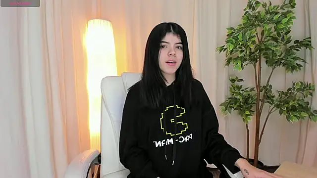 Maddy bennet online show from March 11, 4:32 am