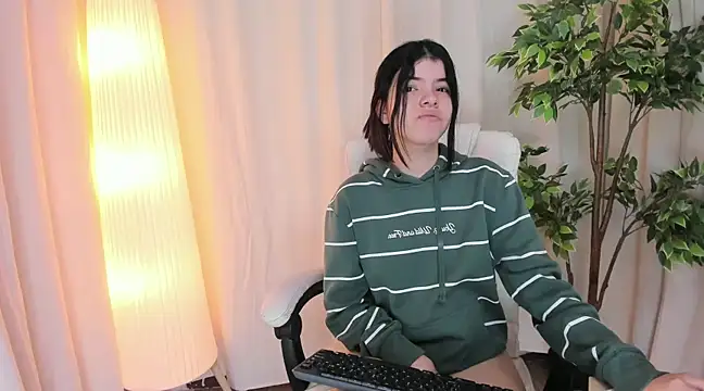 Maddy bennet online show from March 20, 7:25 am