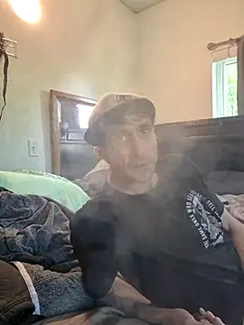 JuicyFuckinPussy online show from April 24, 4:20 pm