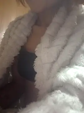 carmelbbyx22 online show from April 10, 10:53 am