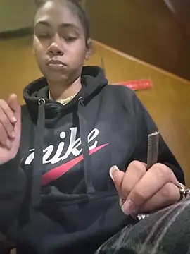 carmelbbyx22 online show from April 23, 4:09 pm