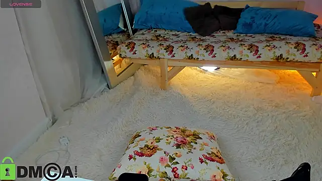 Cheryl  Brown online show from December 4, 1:15 am