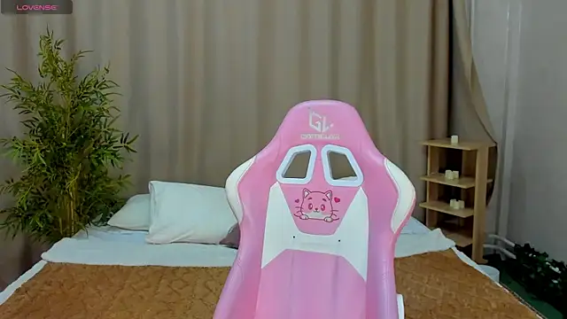 Cheryl  Brown online show from January 9, 1:30 am