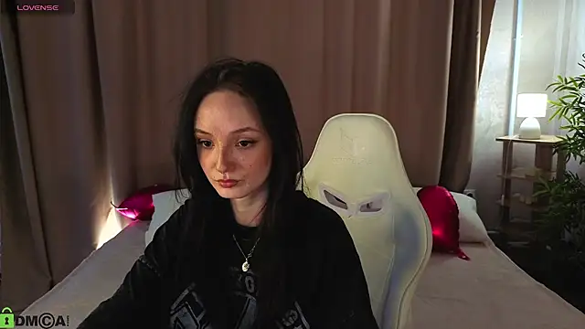Snapshot of Cheryl__Brown chatting on May 1, 1:21 am Cheryl Brown online show from May 1, 1:21 am