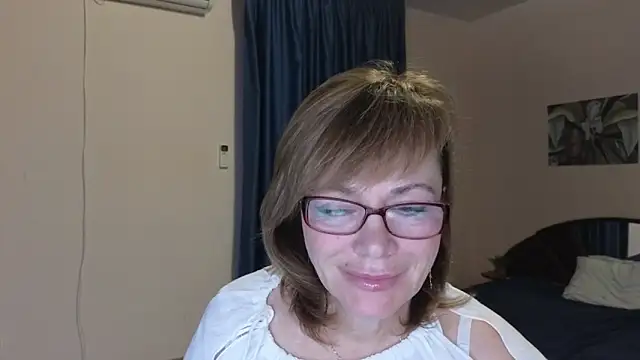 Snapshot of Miss_Moren chatting on November 25, 4:56 am Miss Moren online show from November 25, 4:56 am
