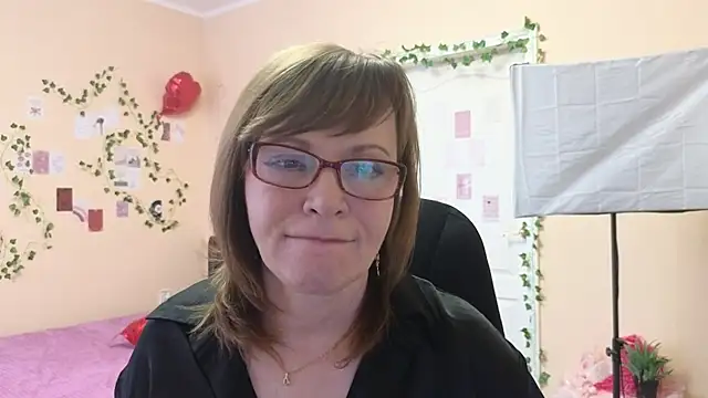 Snapshot of Miss_Moren chatting on March 19, 4:49 am Miss Moren online show from March 19, 4:49 am