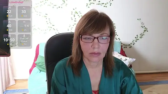 Snapshot of Miss_Moren chatting on April 5, 5:59 am Miss Moren online show from April 5, 5:59 am