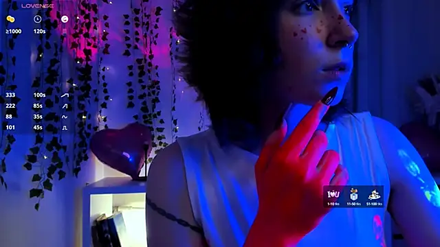 lilithlunna online show from February 16, 4:09 am