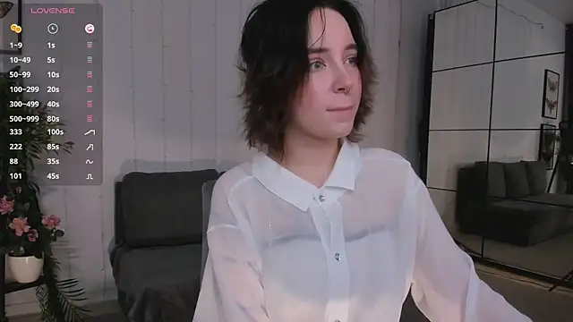 lilithlunna online show from March 2, 10:16 pm