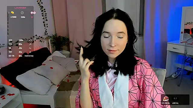 lilithlunna online show from November 9, 9:57 pm