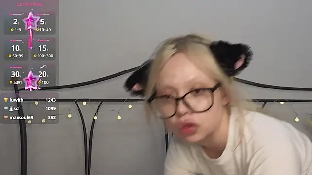 ellieblondy online show from December 23, 6:55 am