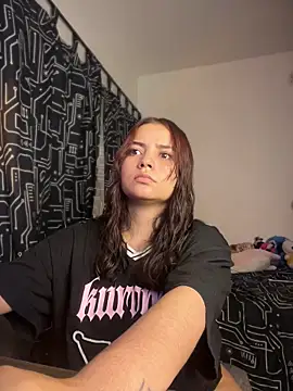 Snapshot of Ema_kraus chatting on June 24, 12:42 am Ema kraus online show from June 24, 12:42 am