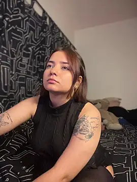 Snapshot of Ema_kraus chatting on August 4, 1:20 am Ema kraus online show from August 4, 1:20 am