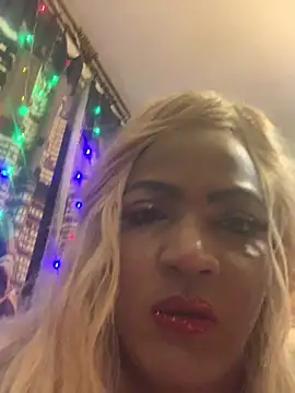 Snapshot of The-Beyonce chatting on January 3, 12:00 am The-Beyonce online show from January 3, 12:00 am