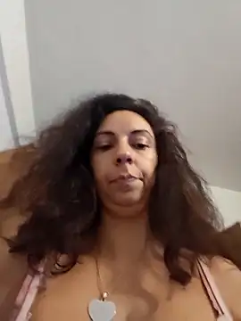 Snapshot of naughty69curls chatting on October 17, 6:21 pm naughty69curls online show from October 17, 6:21 pm