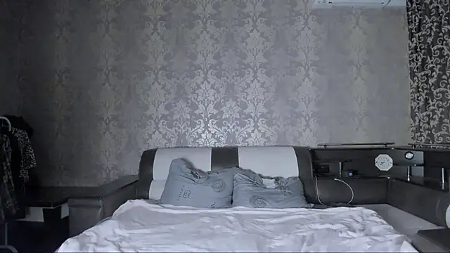 Snapshot of Agnes_Allenn chatting on October 16, 12:17 pm Agnes Allenn online show from October 16, 12:17 pm