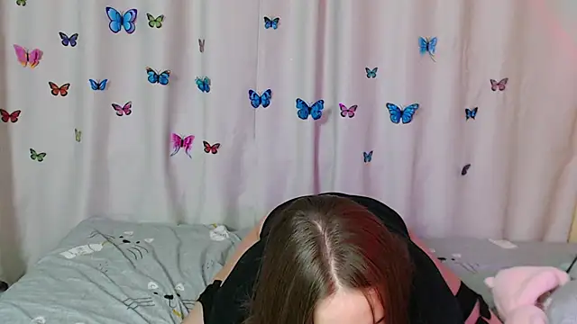 Snapshot of Phantommira chatting on January 9, 10:52 pm Phantommira online show from January 9, 10:52 pm