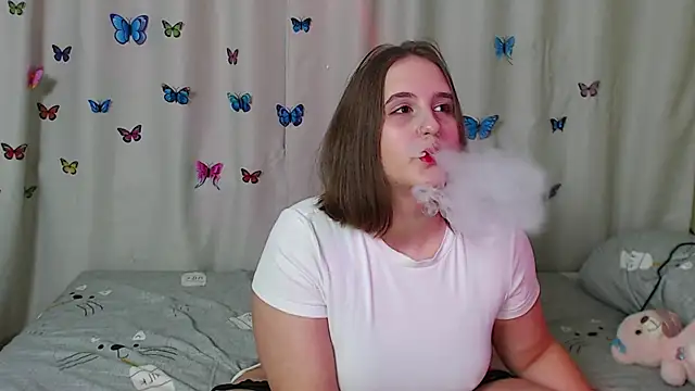 Snapshot of Phantommira chatting on January 10, 7:32 pm Phantommira online show from January 10, 7:32 pm