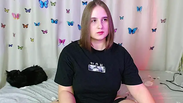 Snapshot of Phantommira chatting on January 13, 9:09 pm Phantommira online show from January 13, 9:09 pm