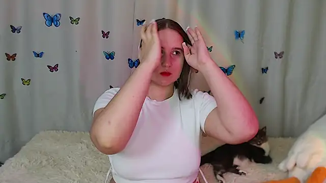 Snapshot of Phantommira chatting on February 7, 10:09 pm Phantommira online show from February 7, 10:09 pm