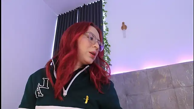 Snapshot of anniemartinezz chatting on September 19, 12:50 pm anniemartinezz online show from September 19, 12:50 pm