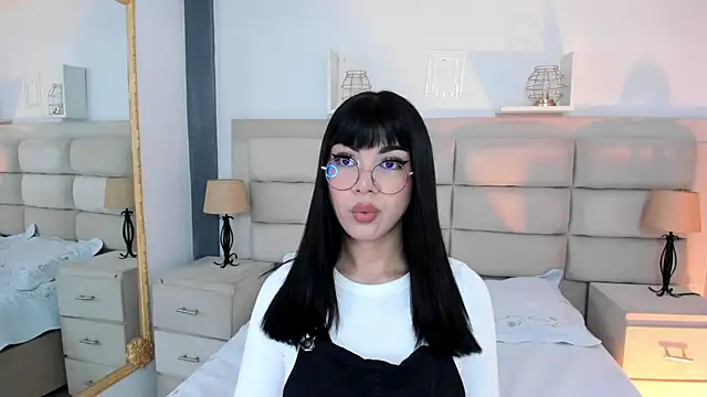 Snapshot of RoseCassie chatting on March 5, 12:44 pm RoseCassie online show from March 5, 12:44 pm