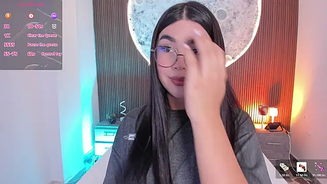 Snapshot of RoseCassie chatting on July 2, 1:17 pm RoseCassie online show from July 2, 1:17 pm