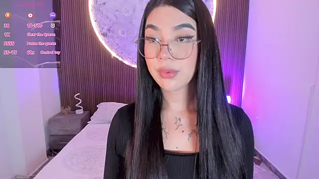 Snapshot of RoseCassie chatting on July 16, 1:17 pm RoseCassie online show from July 16, 1:17 pm