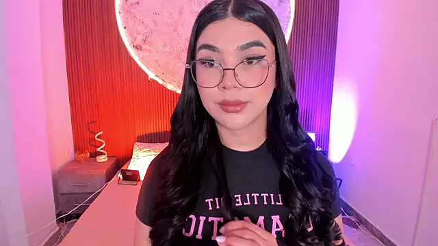 Snapshot of RoseCassie chatting on July 18, 12:53 pm RoseCassie online show from July 18, 12:53 pm