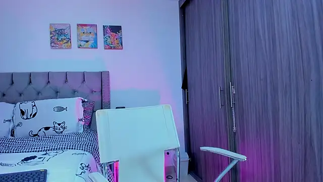 Sara Leblanc online show from September 9, 1:54 pm